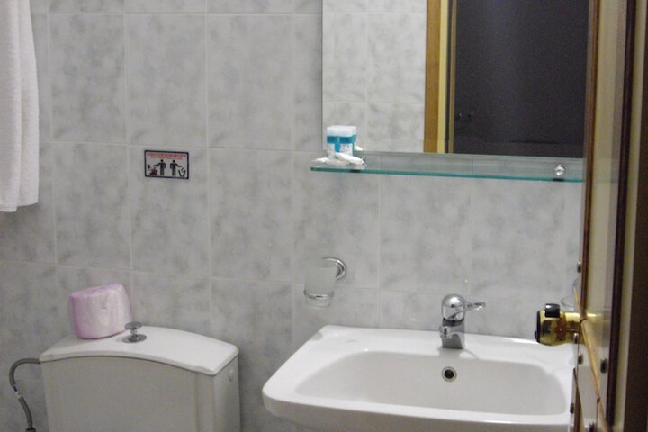 Room 32 of 55