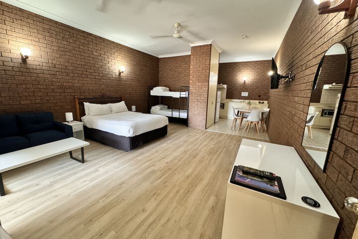 Room 17 of 42