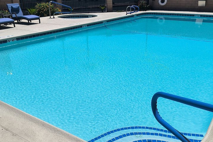 Hotel with Pool