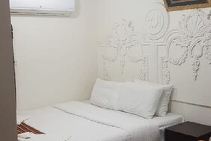 Room 9 of 36