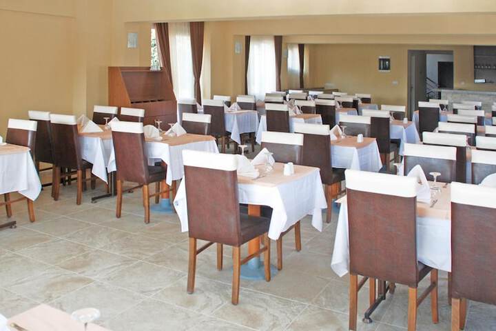 Dining Photos