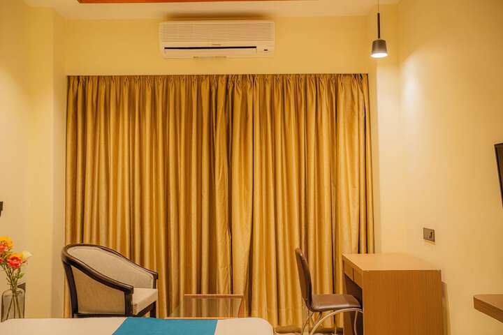 Room 11 of 38