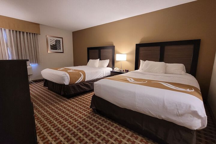 2 Double Beds (3 of 7)