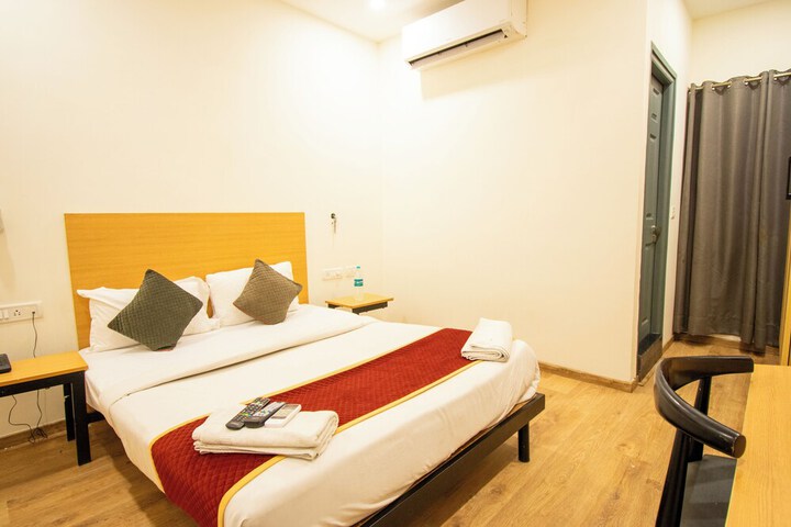 Room 13 of 61