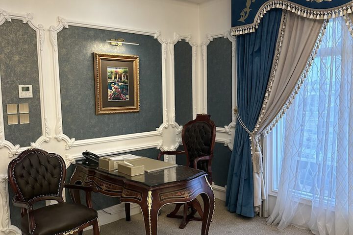 Room 15 of 104