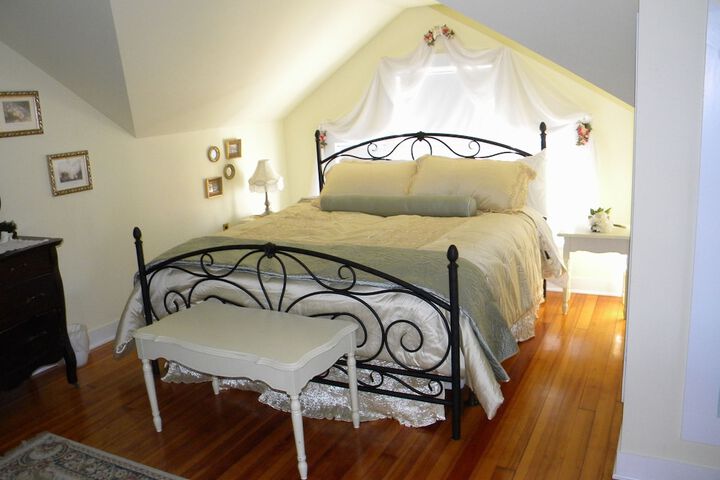 Room 2 of 15