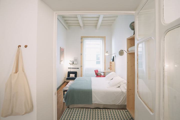 Room 10 of 49