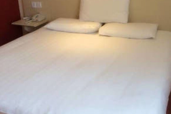 Room 10 of 21