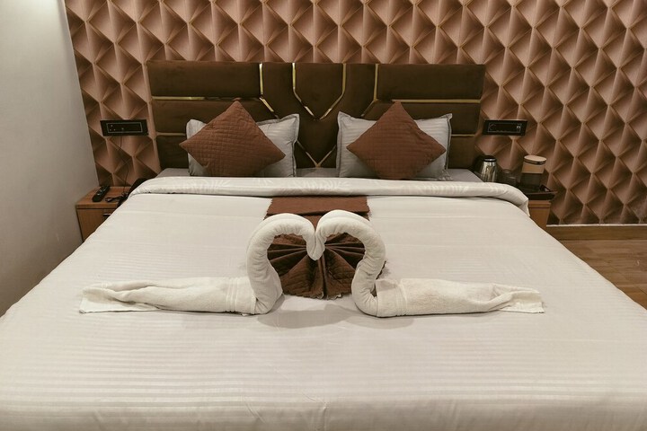 Room 3 of 17