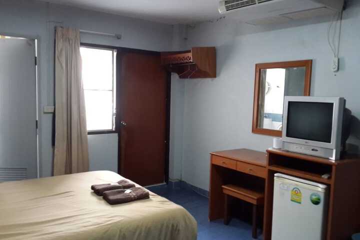 Room 18 of 37