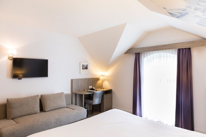 Room 15 of 44