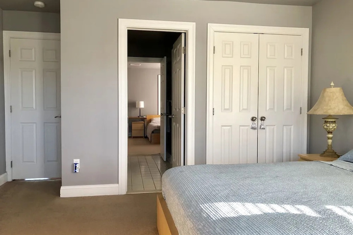 Room 3 of 20
