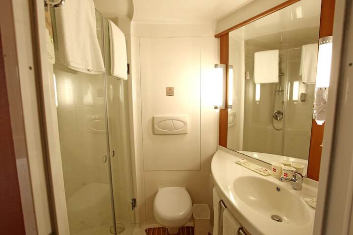 Room 20 of 40