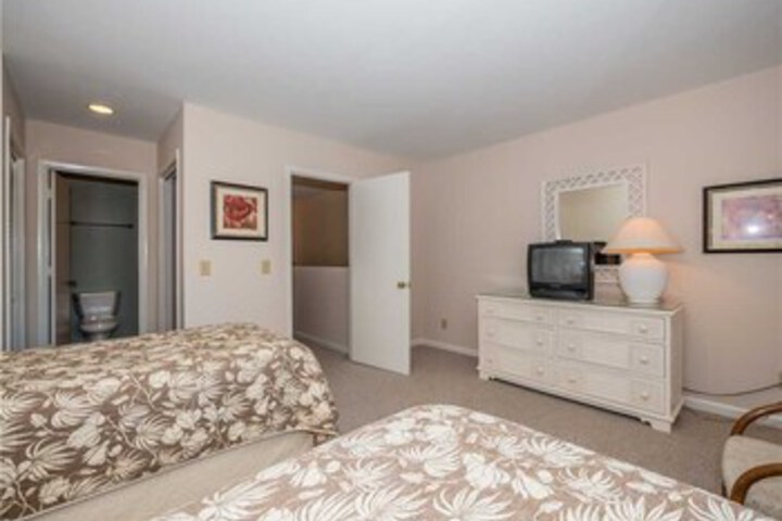 Room 22 of 28
