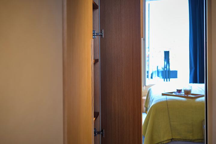 Room 58 of 221