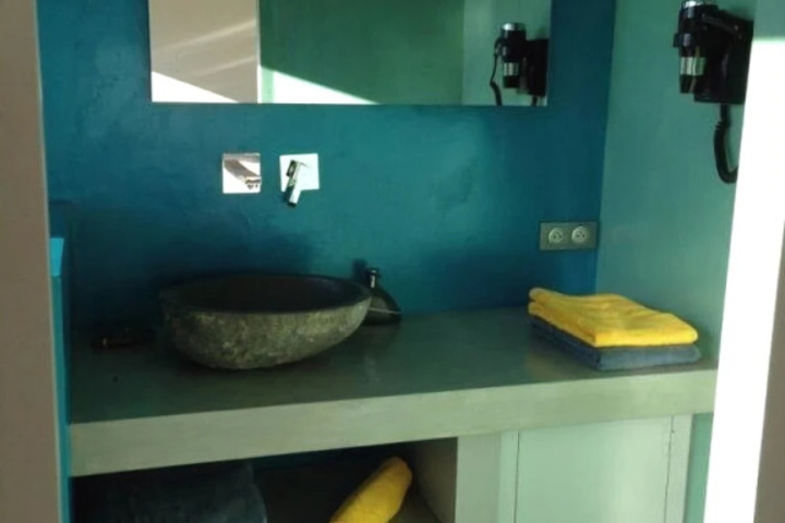 Room 7 of 19