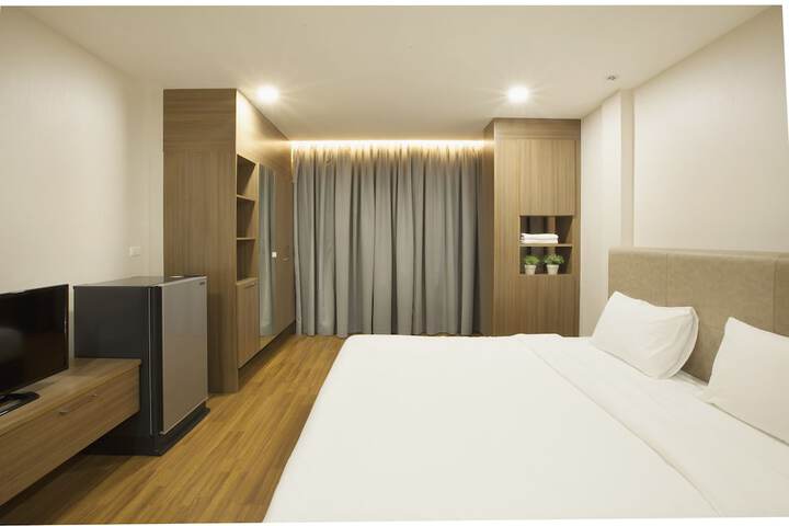 Room 10 of 36