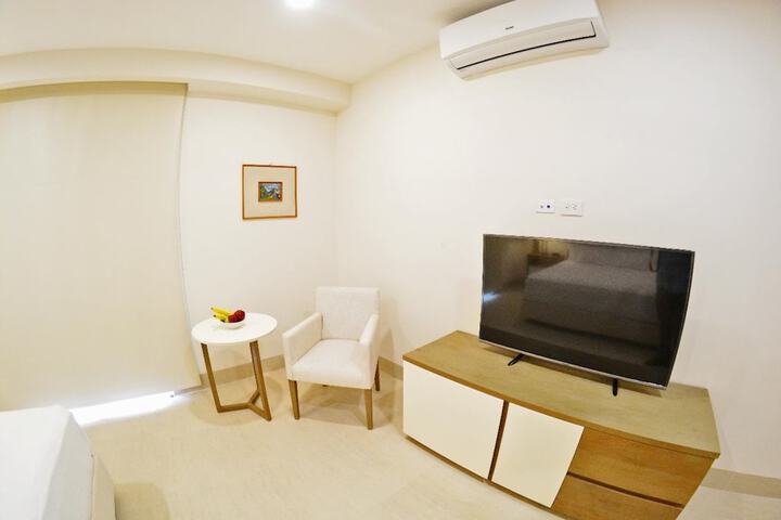 Room 13 of 30