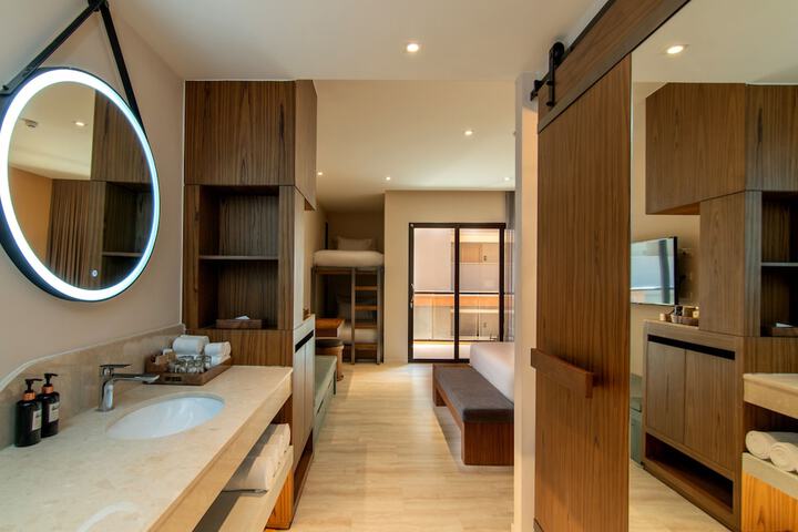 Room 4 of 49