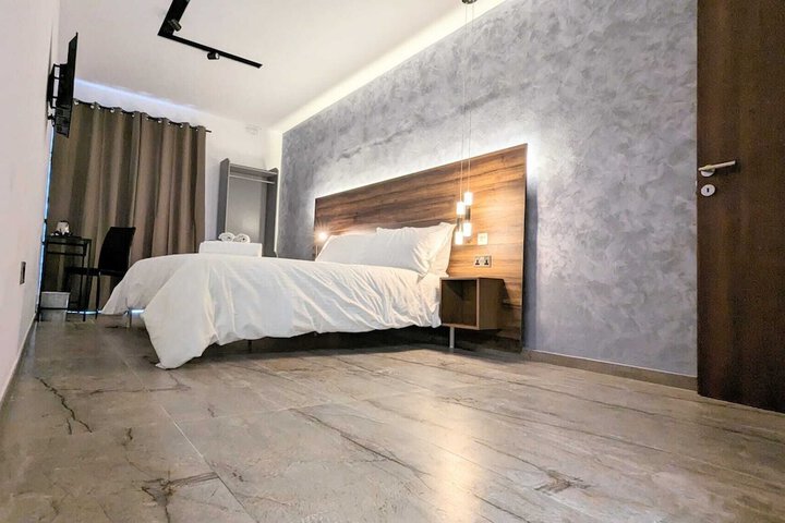 Room 14 of 24