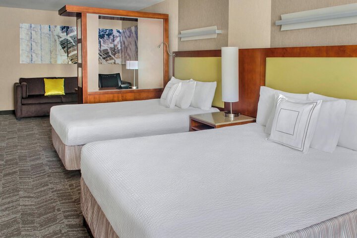 Room 4 of 17