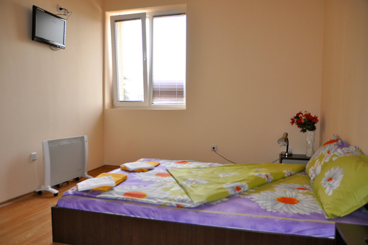 Room 4 of 7