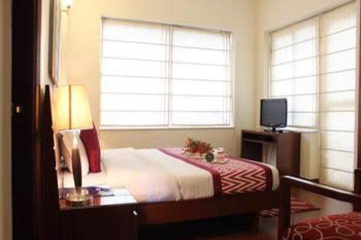 Room 8 of 28