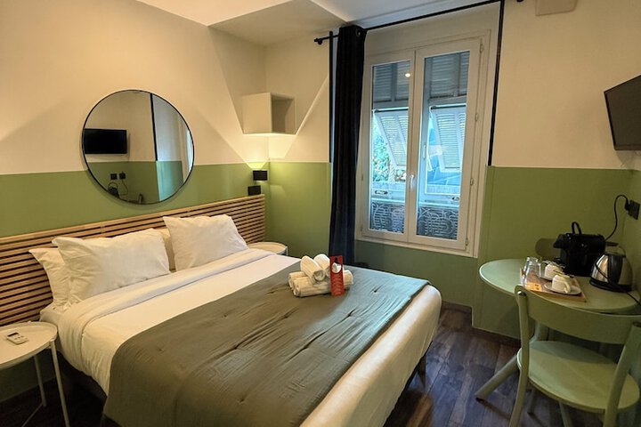 Room 60 of 76