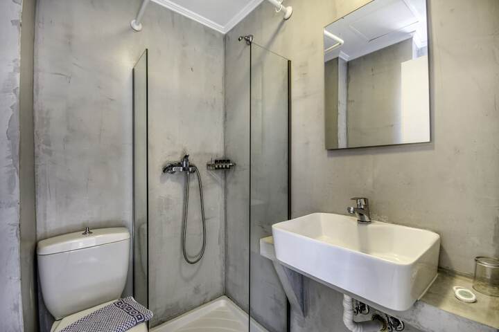 Clean Restrooms