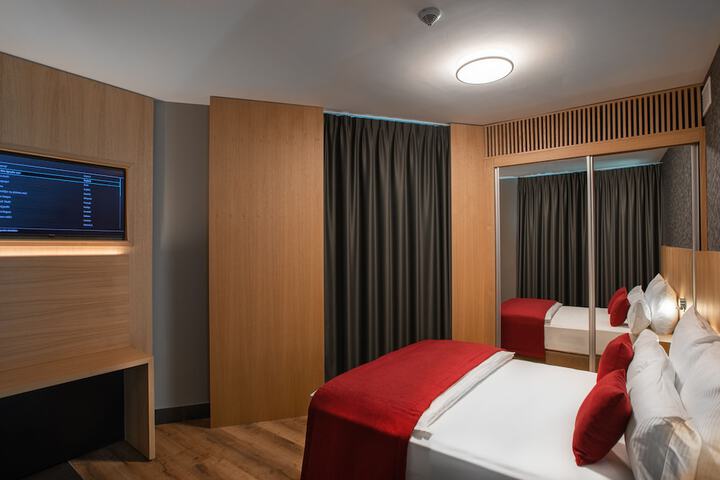 Room 19 of 46