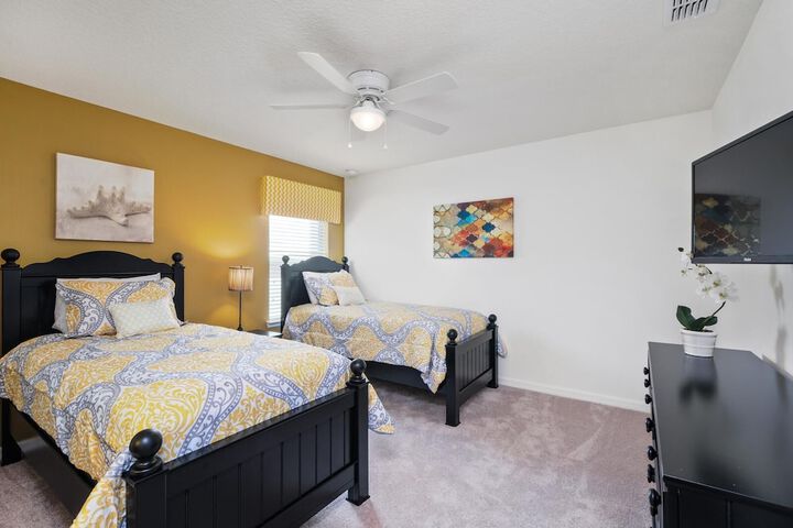Room 6 of 34