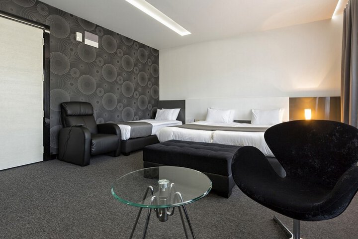 Room 72 of 267
