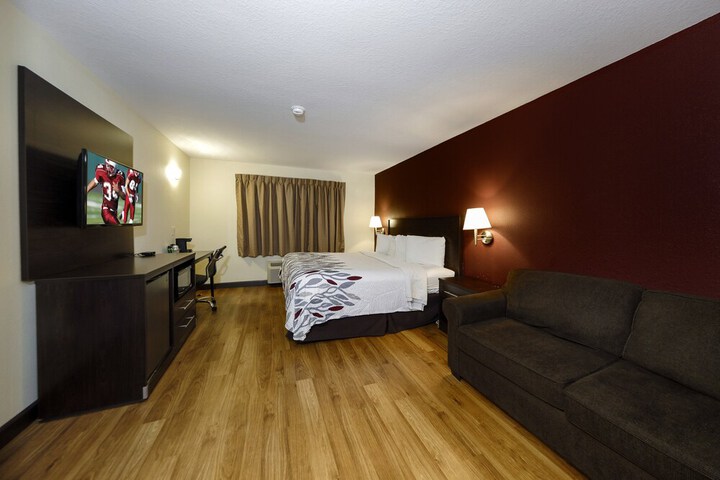 Room 6 of 33