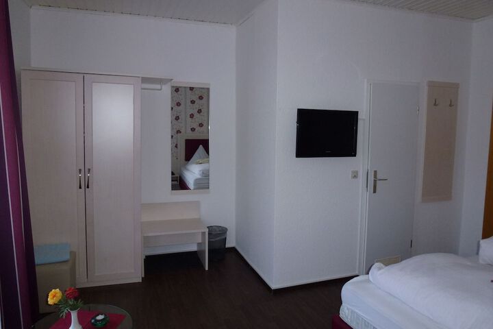 Room 11 of 45