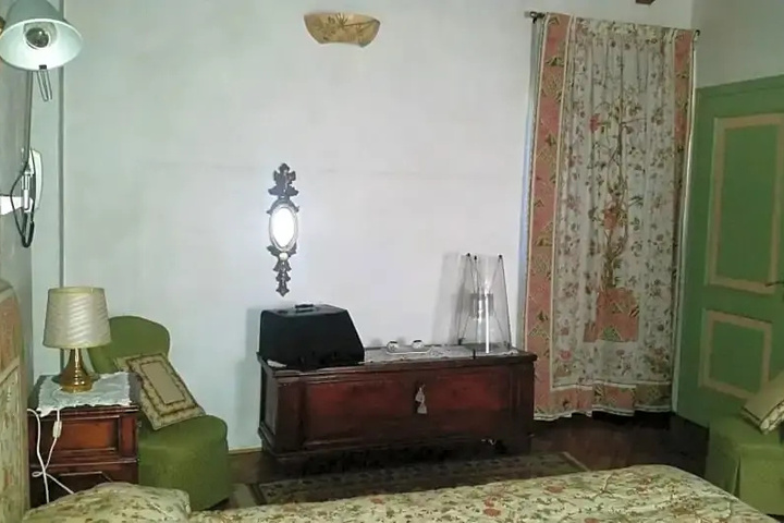 Room 3 of 15