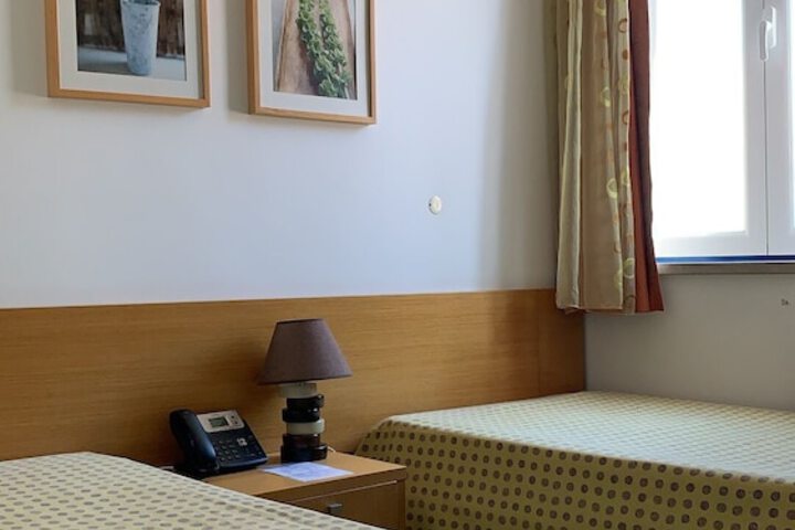 Room 5 of 85