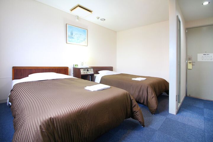 Room 9 of 29