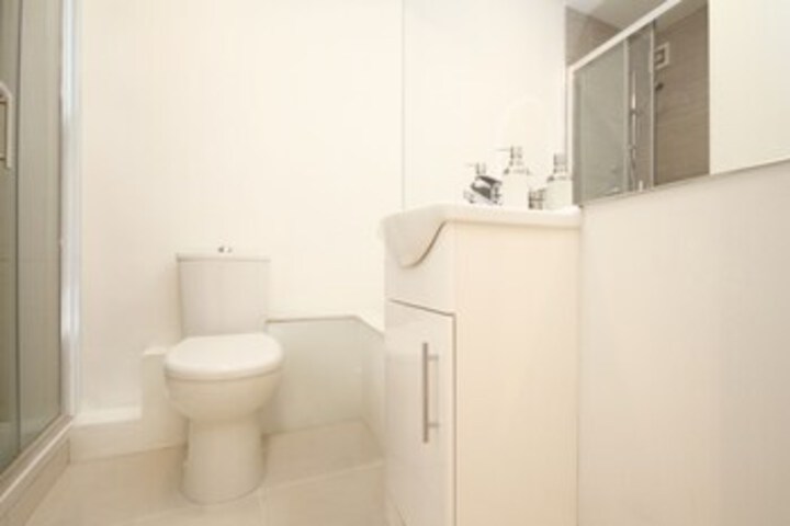 Room 3 of 20
