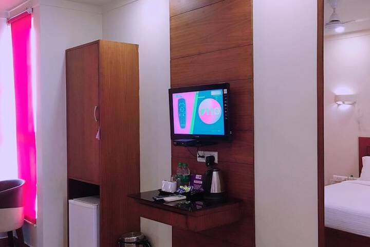 Room 14 of 28