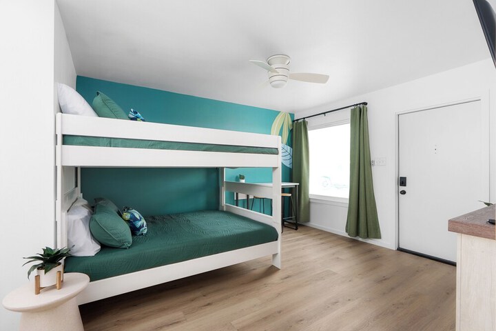 Room 13 of 29