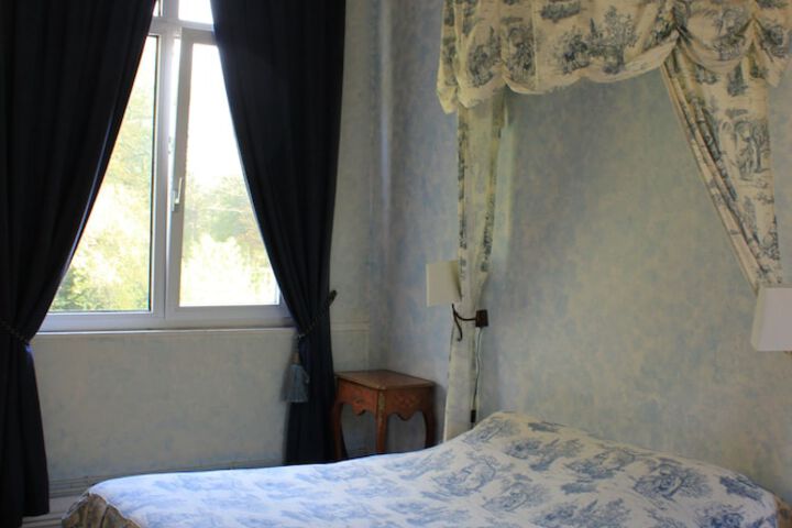 Room 7 of 13
