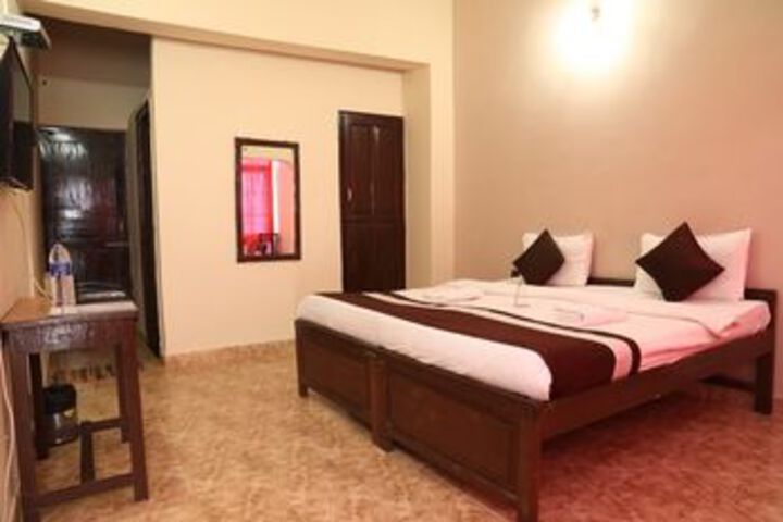 Room 14 of 22