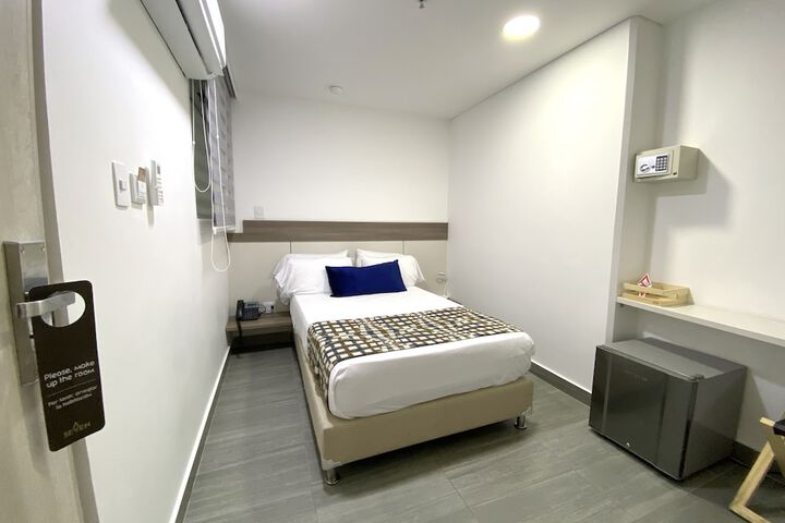 Room 10 of 81