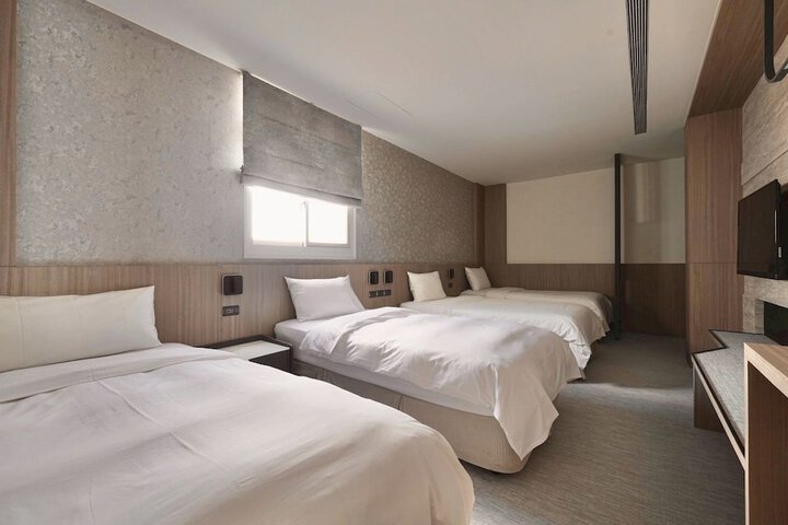 Room 26 of 65