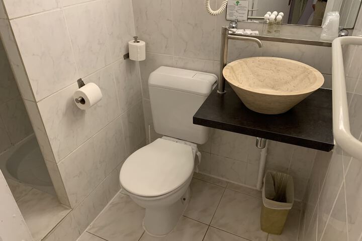 Room 18 of 23