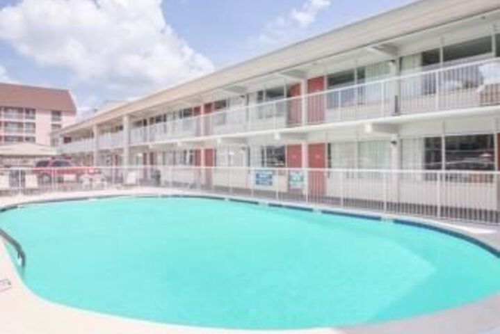 Pool 31 of 35