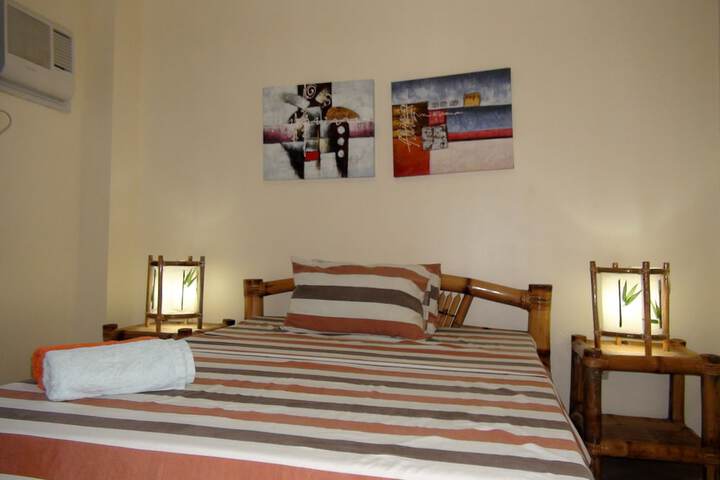 Room 6 of 76