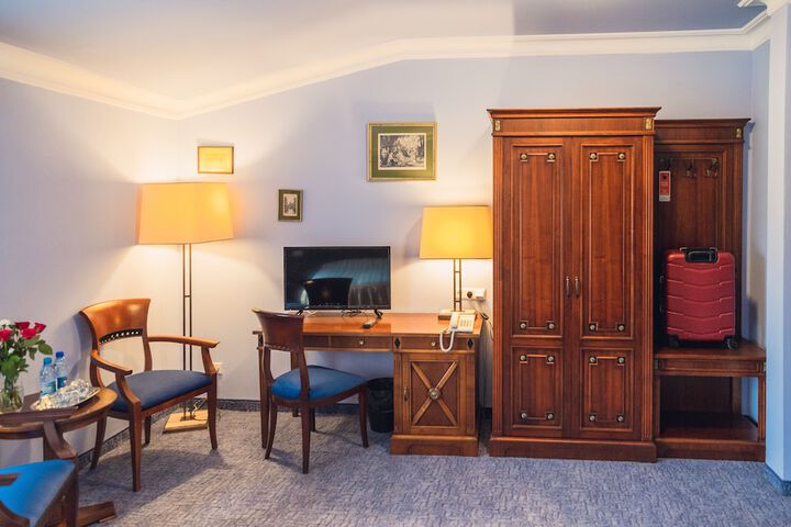Room 10 of 40