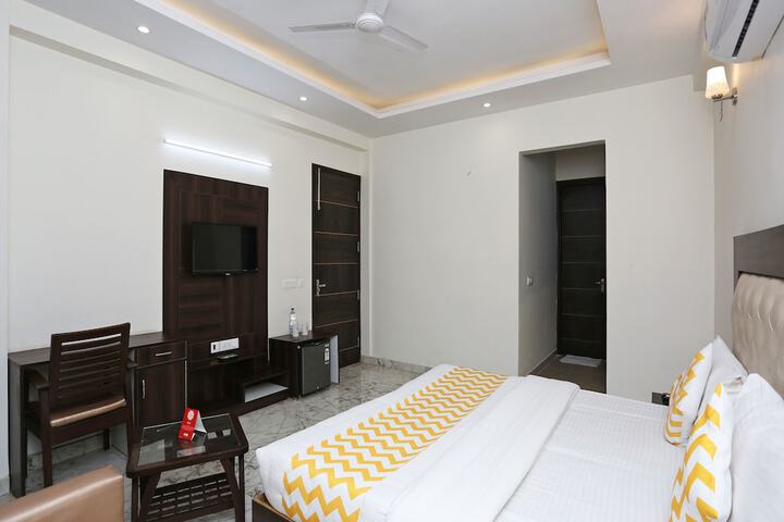 Room 16 of 19