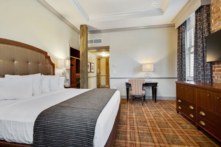 Room 6 of 21